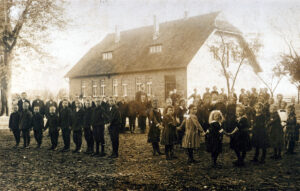Schule Dingstede100